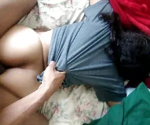 XXX Jugosa videos de travestis japonesas chica americana perforada estilo perrito en una cabaña al aire libre