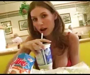 XXX Dos bellezas te hacen chupar la polla videos de travestis guapas