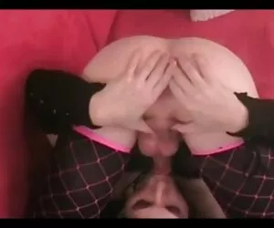 XXX Une salope avec videos de transexuales sexis de longues jambes