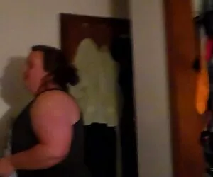 XXX Lucky stud es compartido entre videos de transexuales cojiendo con mujeres dos hermosas chicas