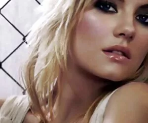 XXX spakking2 videos travestis follando tios
