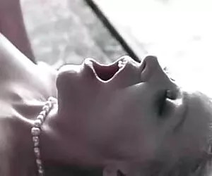 XXX stepbro cuida de hermanastra videos de travestis nuevos y seducela para follar